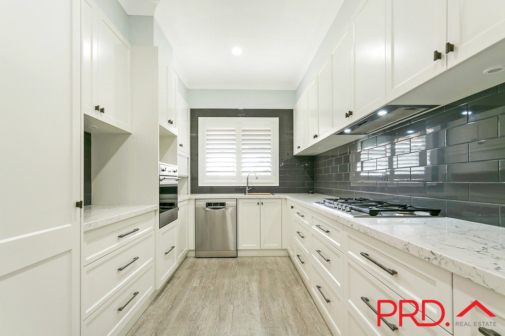 7 Begonia Street TAMWORTH 8