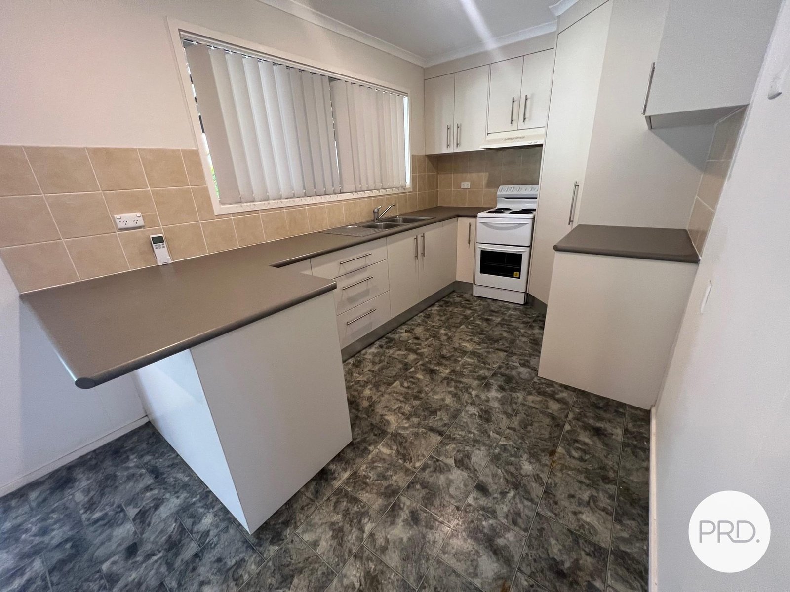 7 Benowa Court BOYNE ISLAND 3