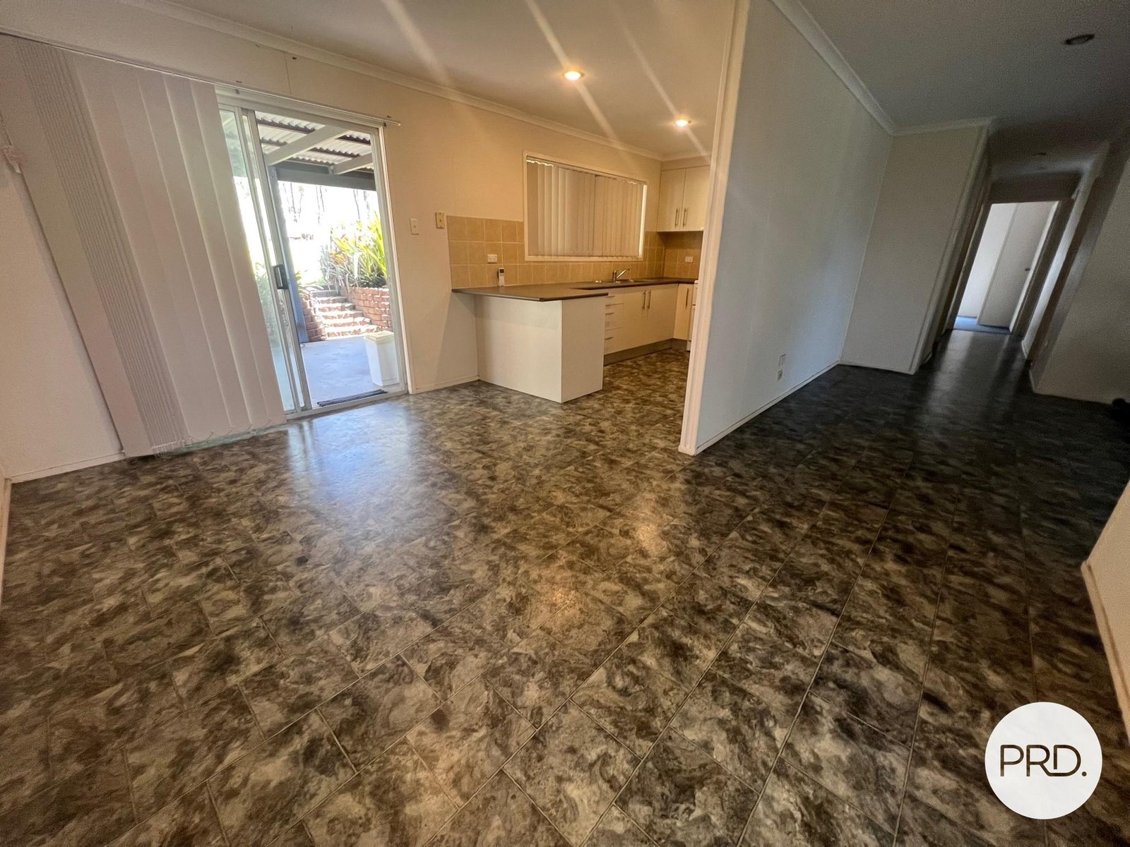 7 Benowa Court BOYNE ISLAND 4