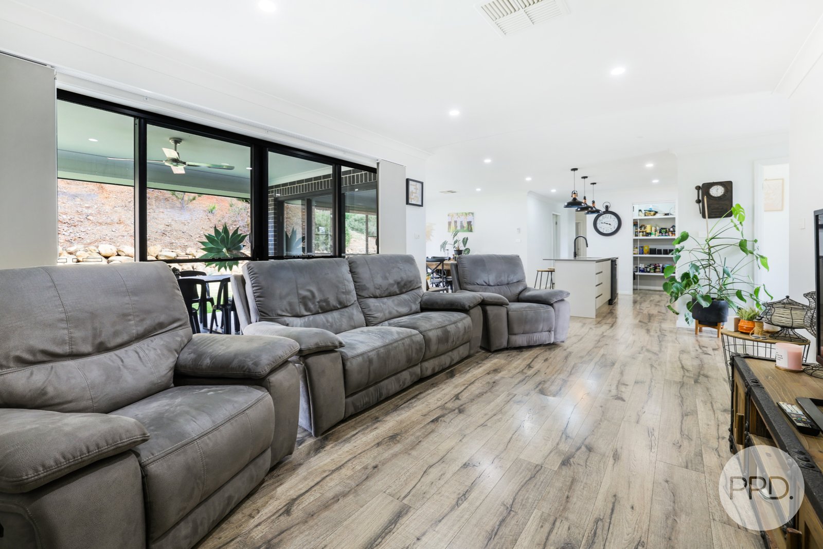 7 Bibil Close TAMWORTH 11