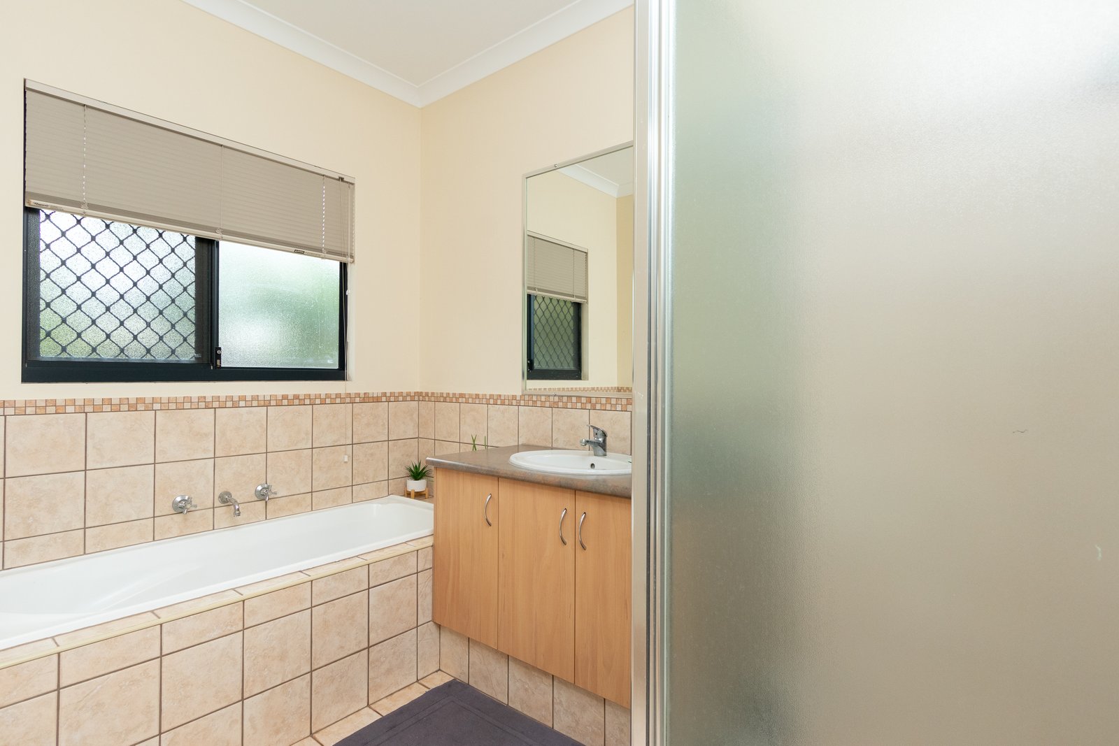 7 Biny Lane CABLE BEACH 8