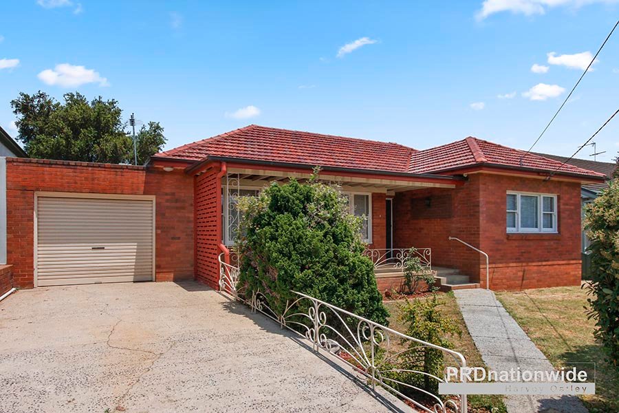 7 Blackbutt Avenue LUGARNO 1