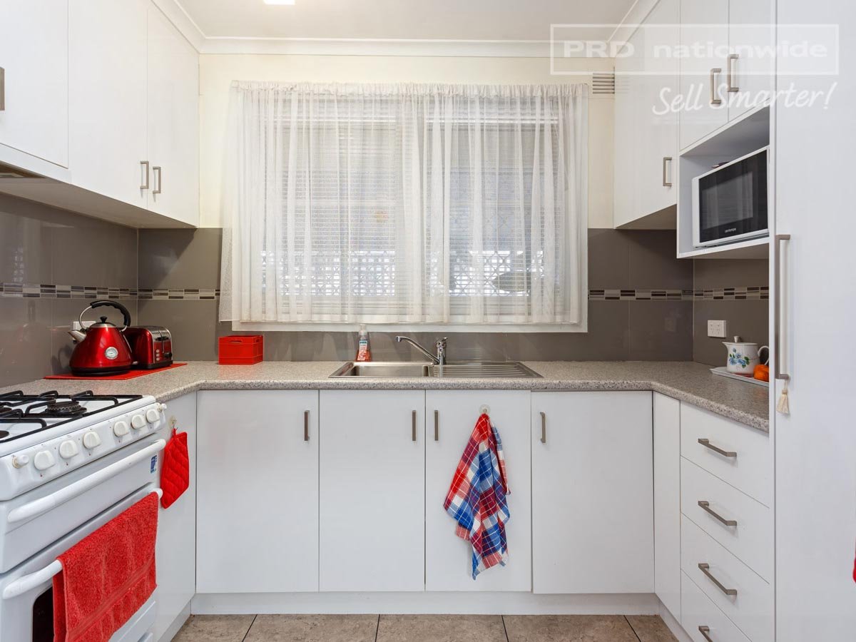 7 Blakemore Avenue ASHMONT 4