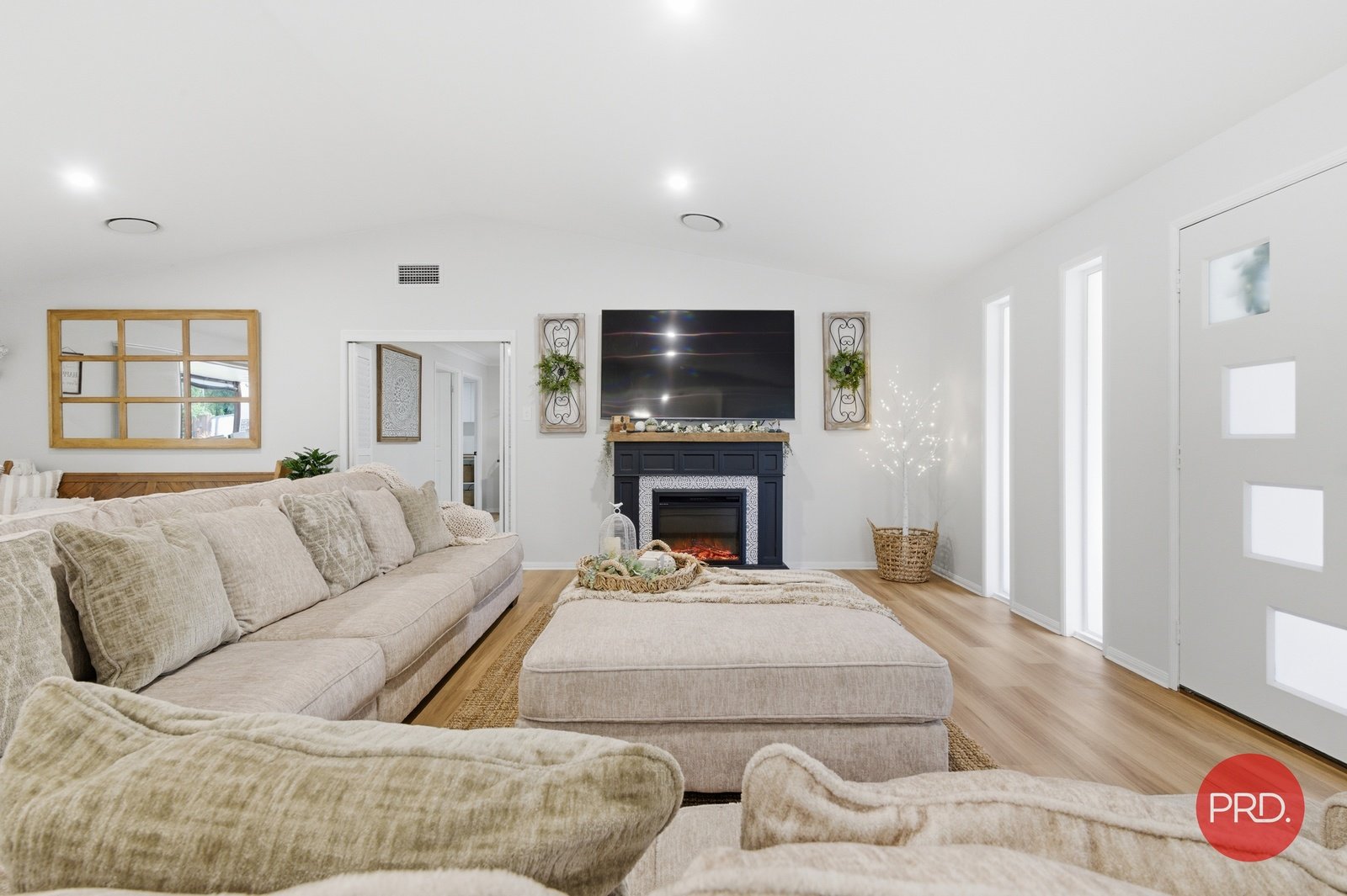 7 Blue Wren Close COFFS HARBOUR 2