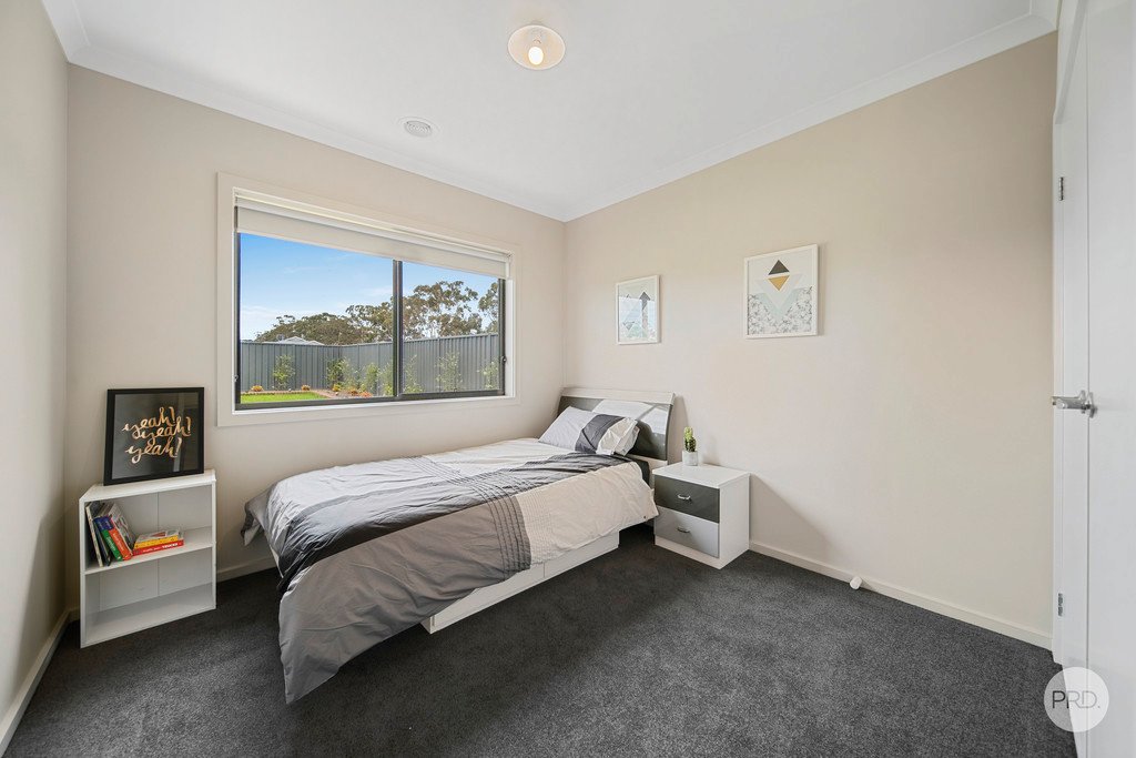 7 Bonnington Street JACKASS FLAT 8