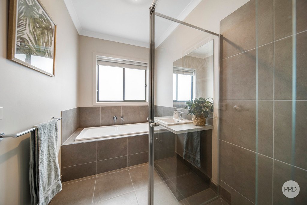 7 Bonnington Street JACKASS FLAT 12