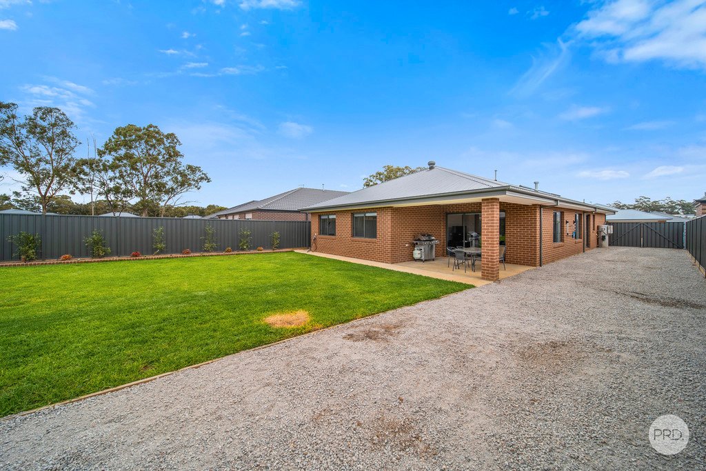 7 Bonnington Street JACKASS FLAT 13