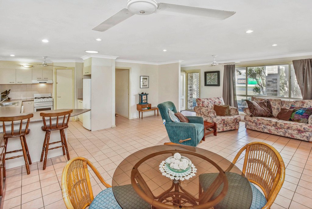 7 Botanic Drive LAKEWOOD 2