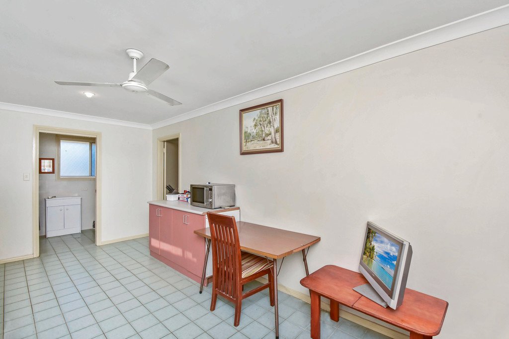 7 Botanic Drive LAKEWOOD 8