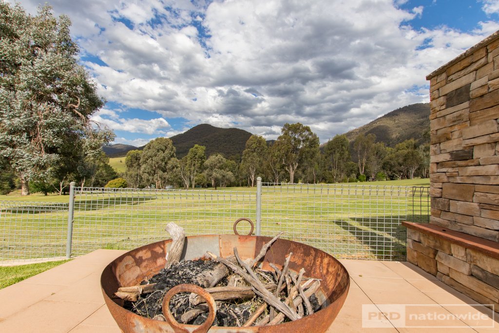 7 Bowman Street TALBINGO 6