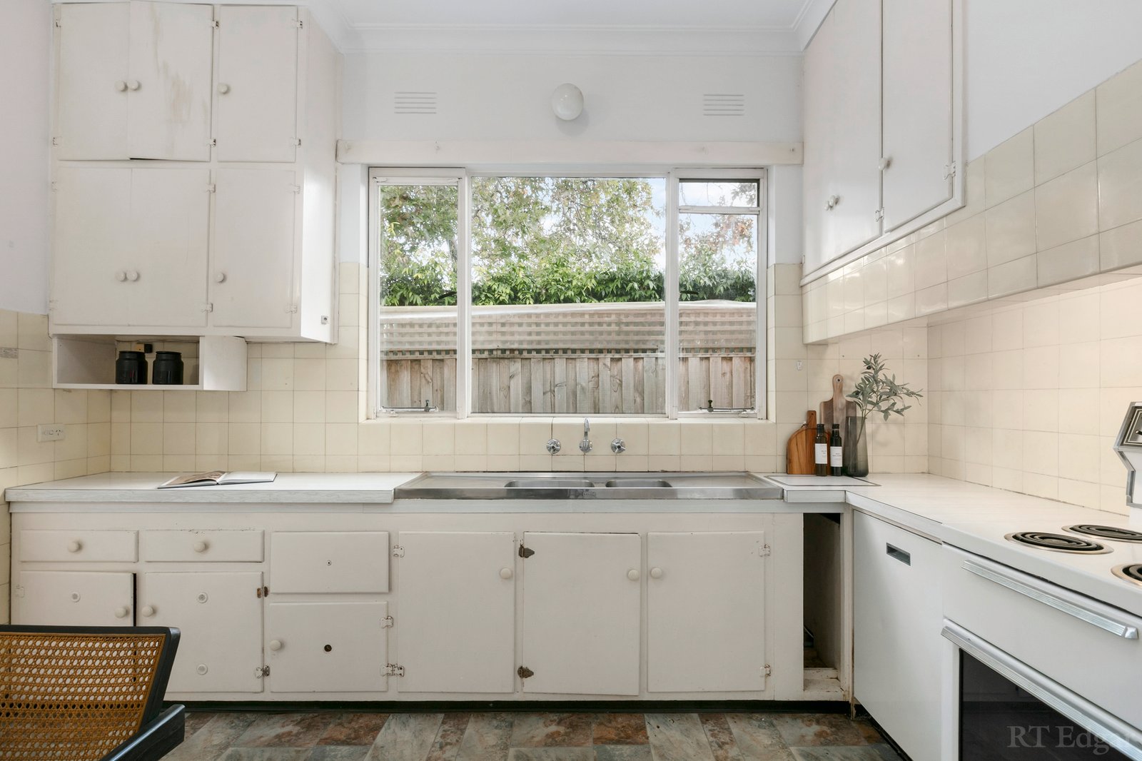 Real Estate and Property in 7 Bramley Court, Kew, VIC