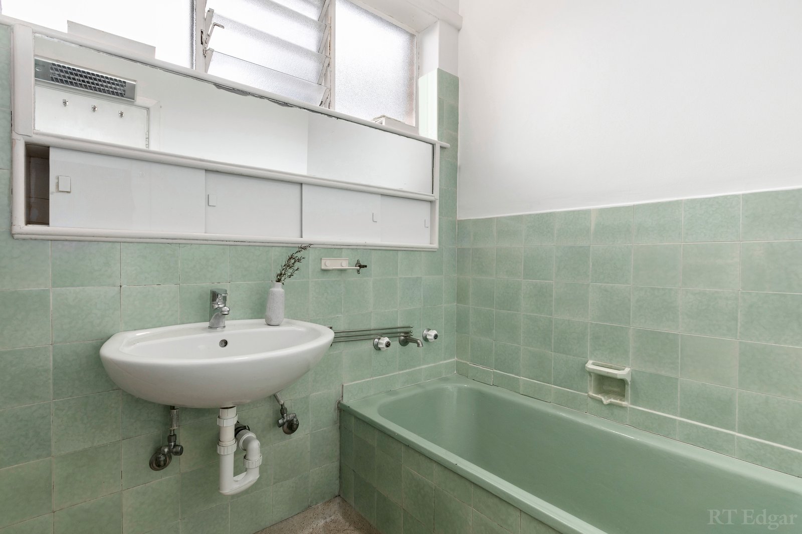 Real Estate and Property in 7 Bramley Court, Kew, VIC