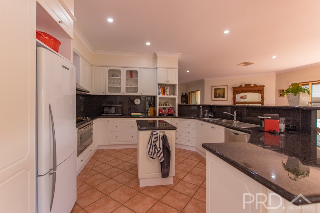 7 Burbury Mews TUMUT 5