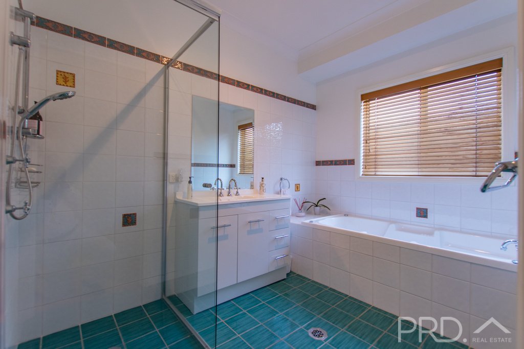 7 Burbury Mews TUMUT 19