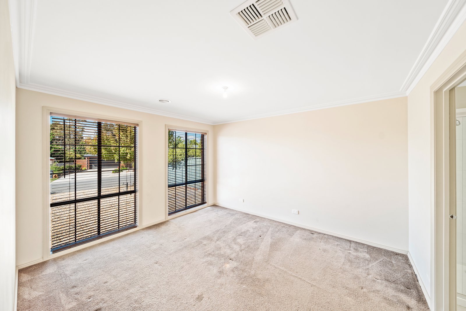 7 Cambridge Court CALIFORNIA GULLY 6