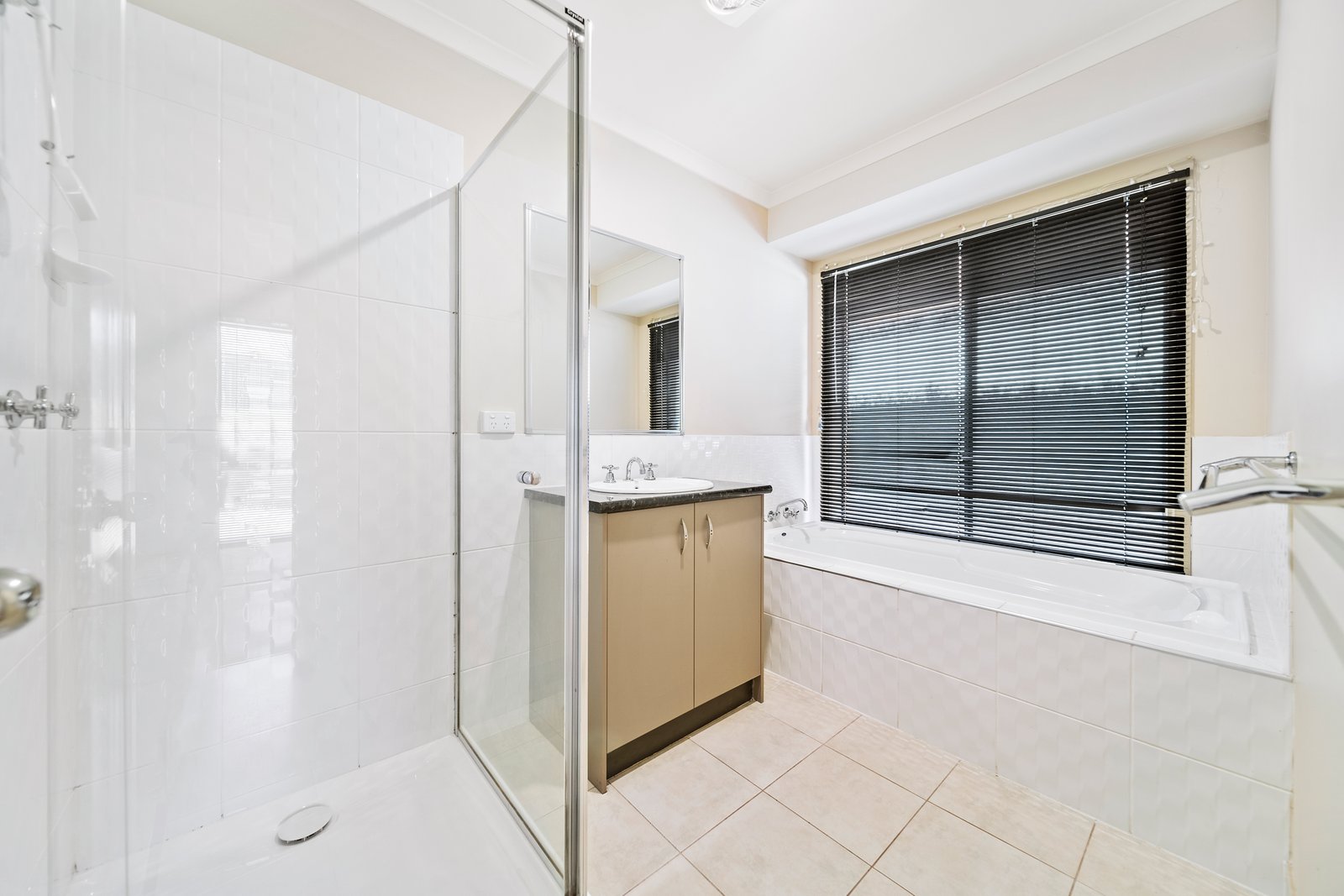 7 Cambridge Court CALIFORNIA GULLY 11