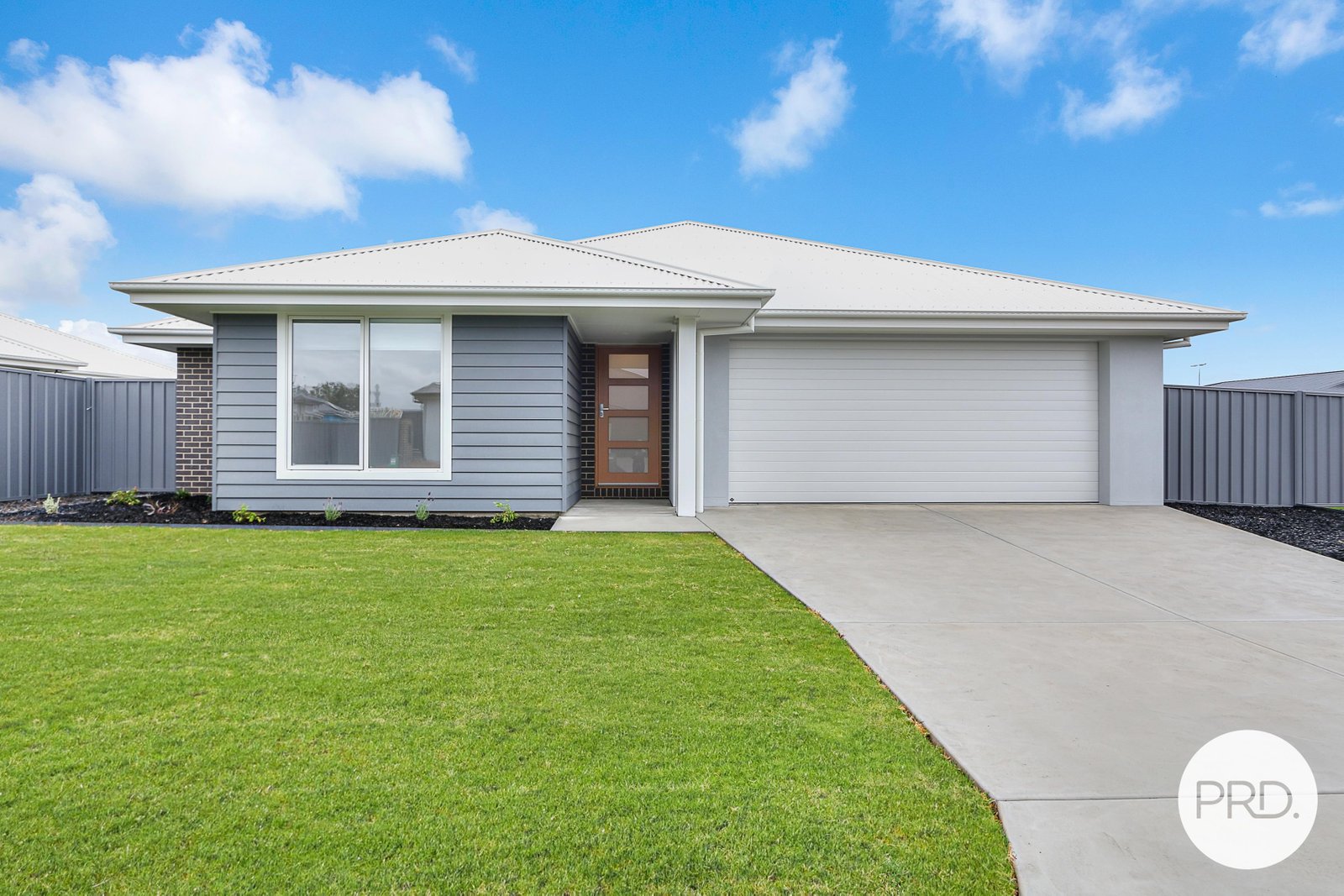 7 Canterbury Road THURGOONA 1