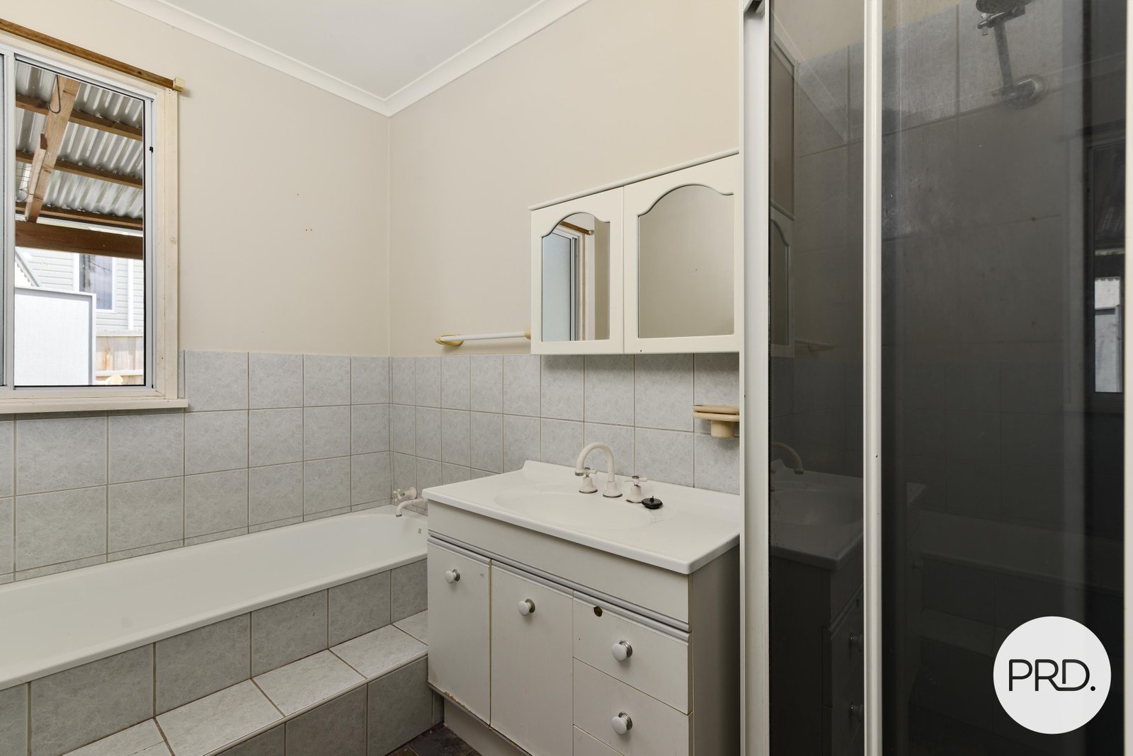 7 Carcoola Street CHIGWELL 12