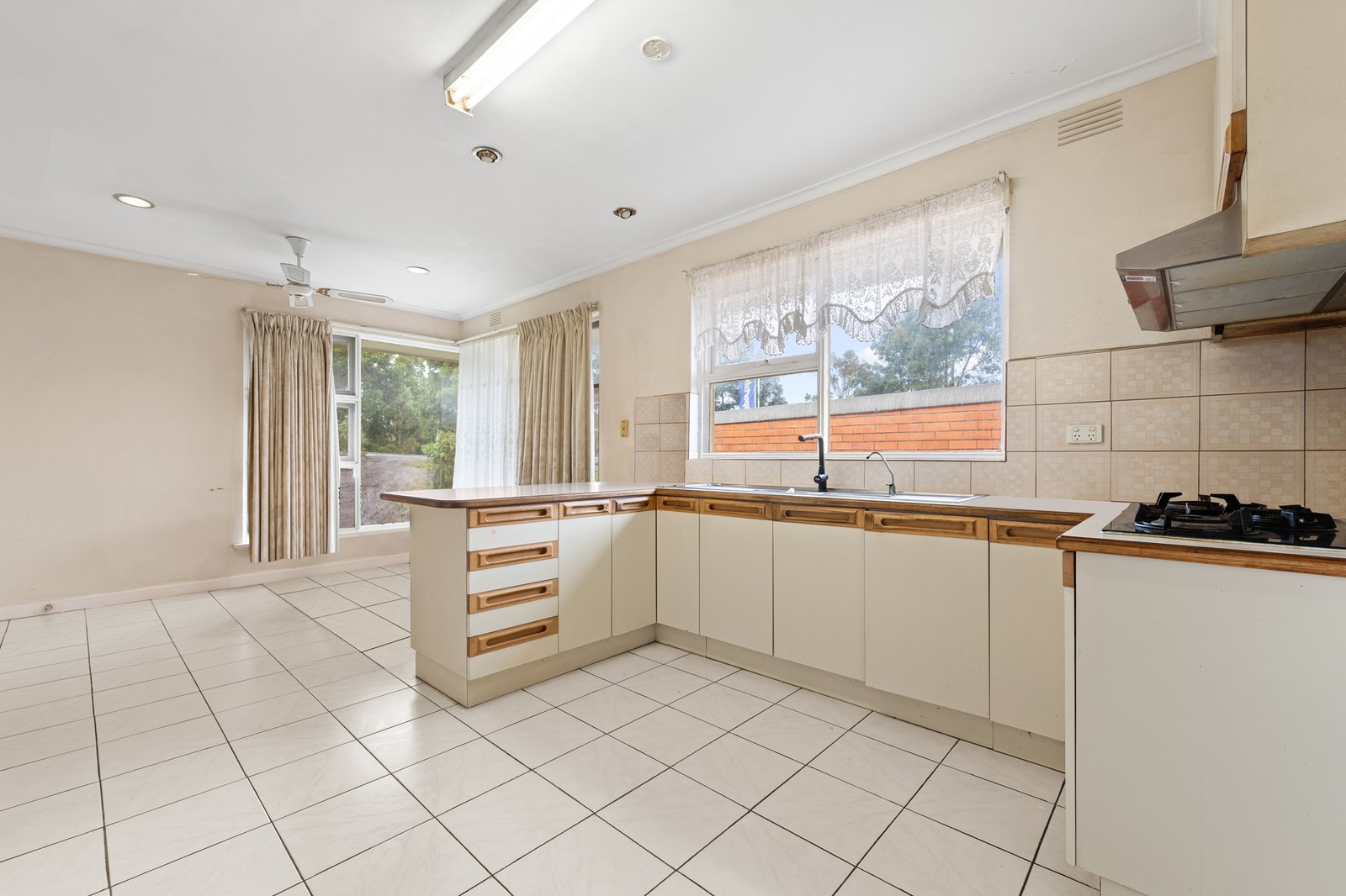 Gallery: 7 Carlyon Court