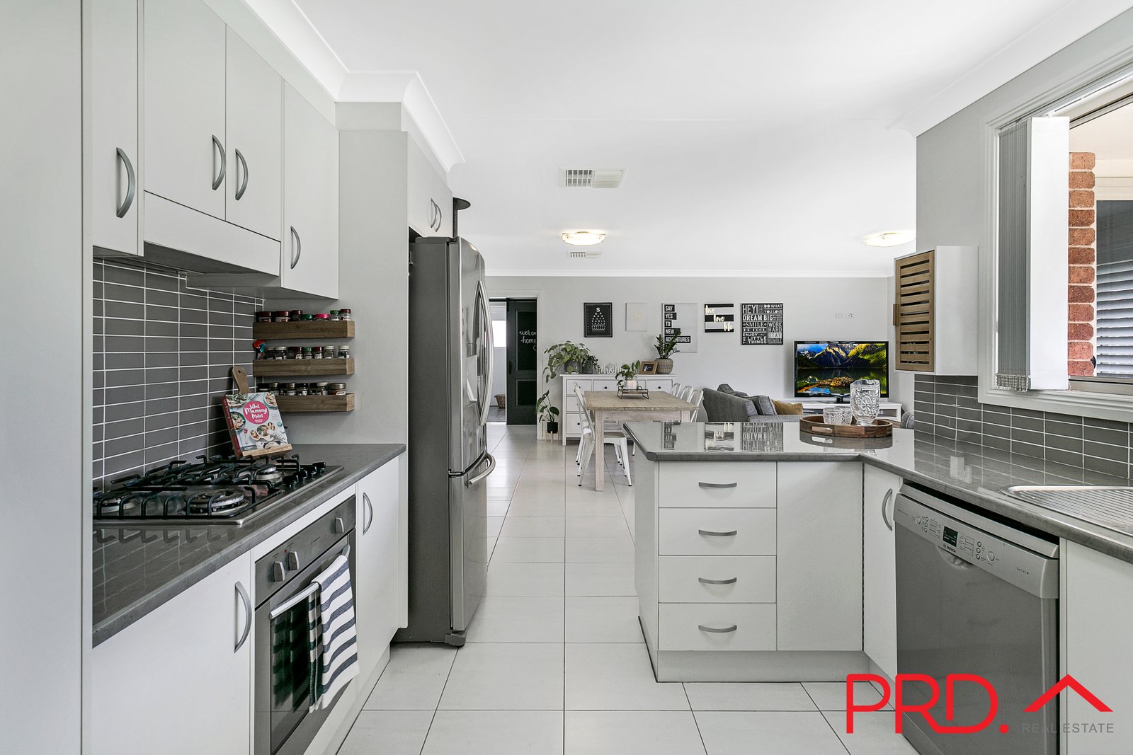 7 Carole Drive KOOTINGAL 8