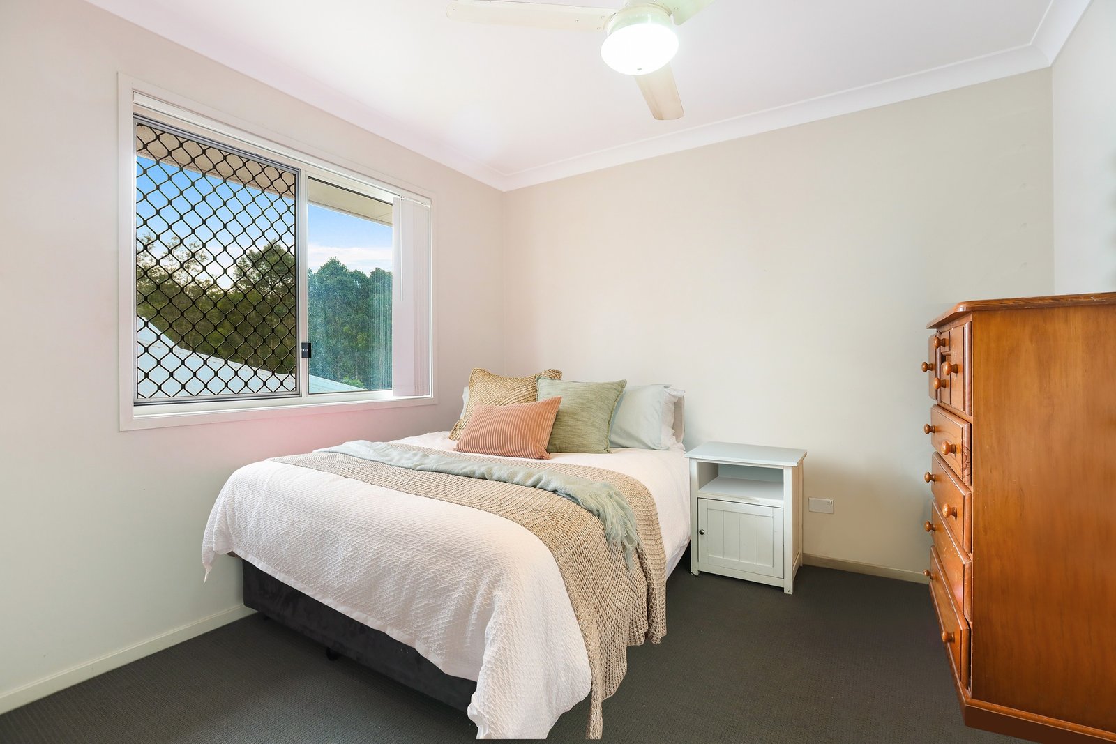 7 Catalunya Court OXENFORD 10