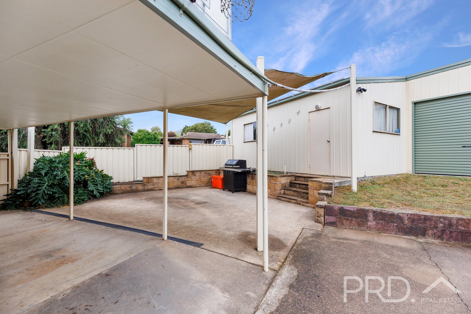 7 Cedar Crescent TUMUT 11