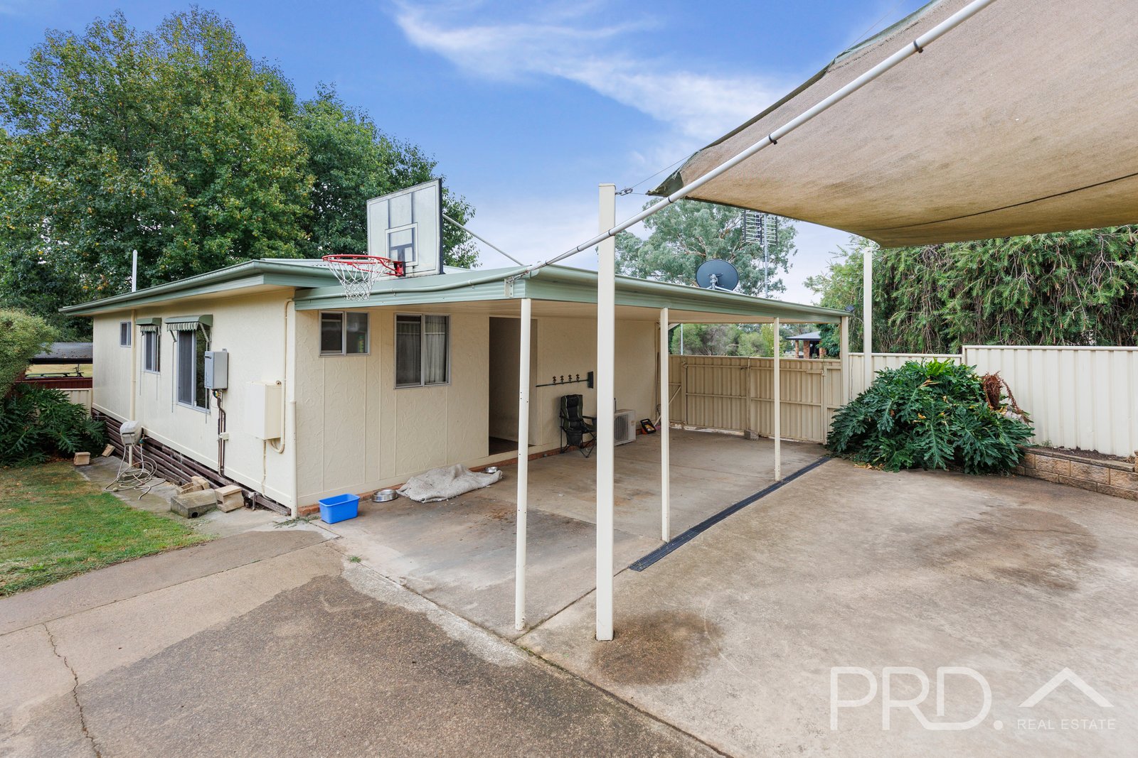 7 Cedar Crescent TUMUT 12