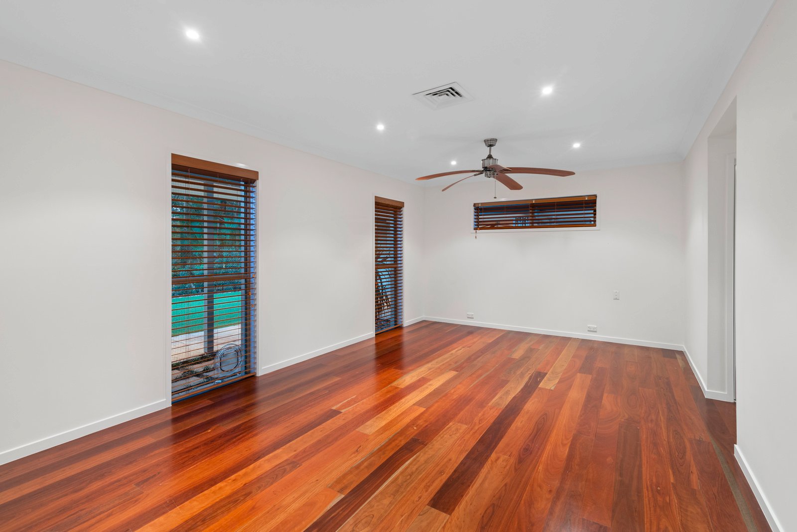 7 Cheshire Grove ELANORA 21