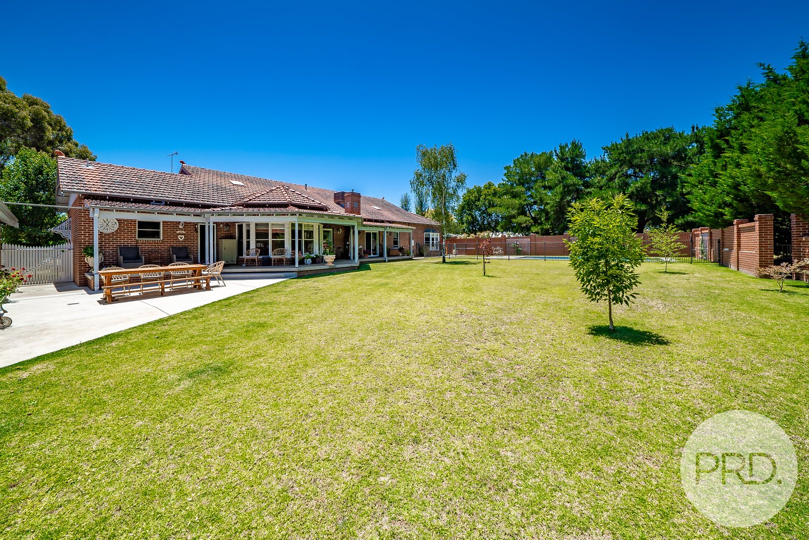 7 Clare Avenue LAKE ALBERT 18