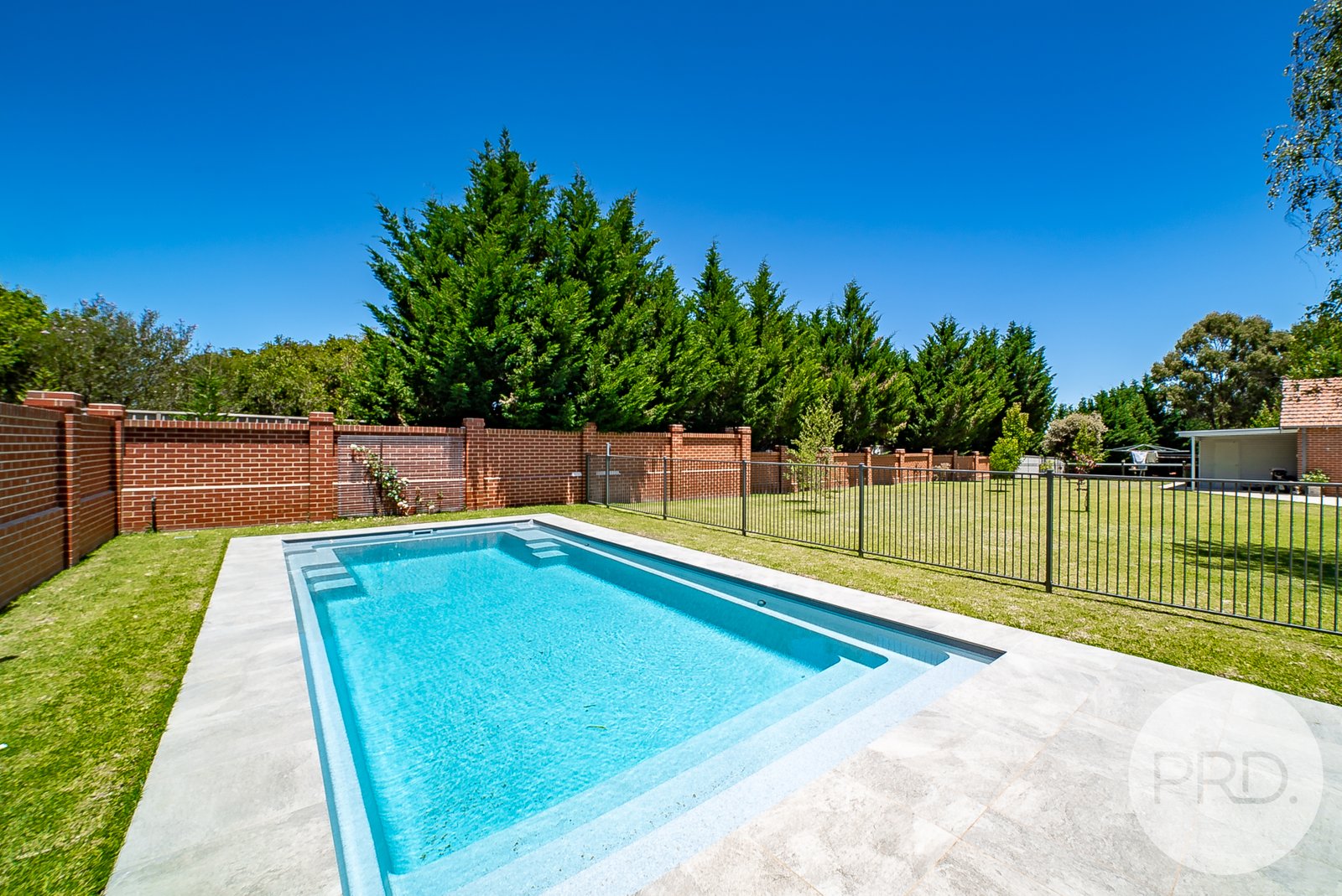 7 Clare Avenue LAKE ALBERT 19