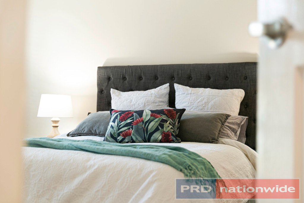 7 Clayton Park Drive CANADIAN 5