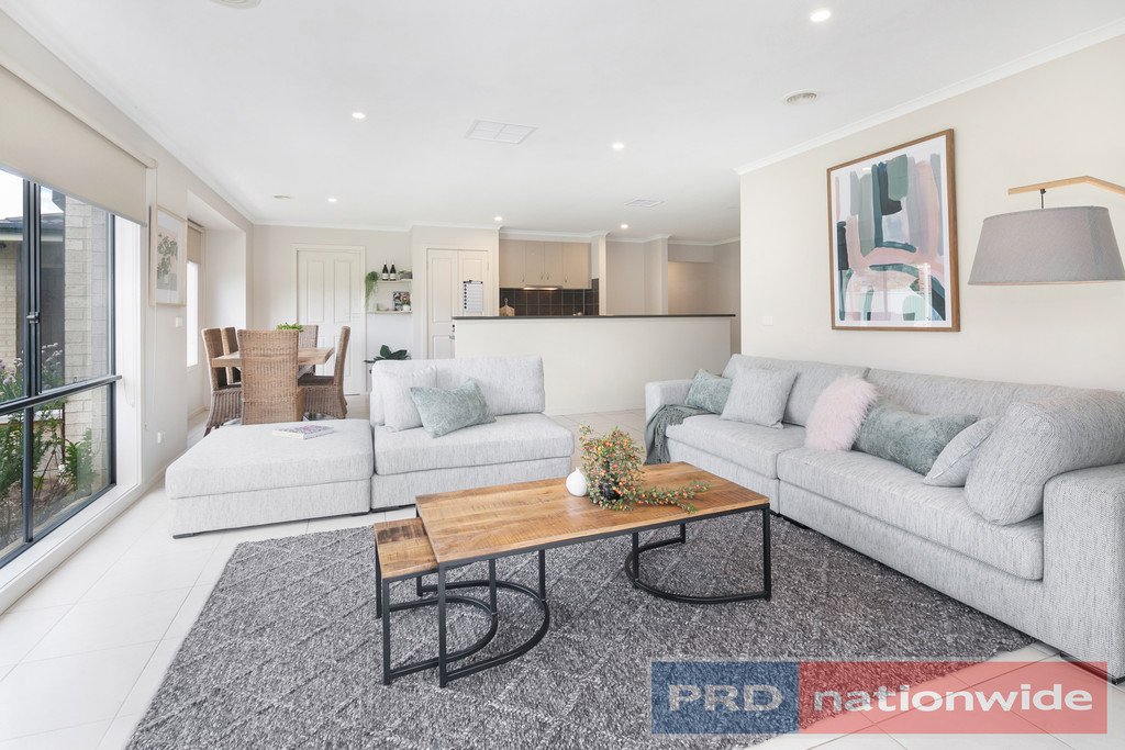 7 Clayton Park Drive CANADIAN 8