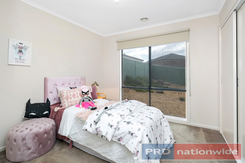 7 Clayton Park Drive CANADIAN 10