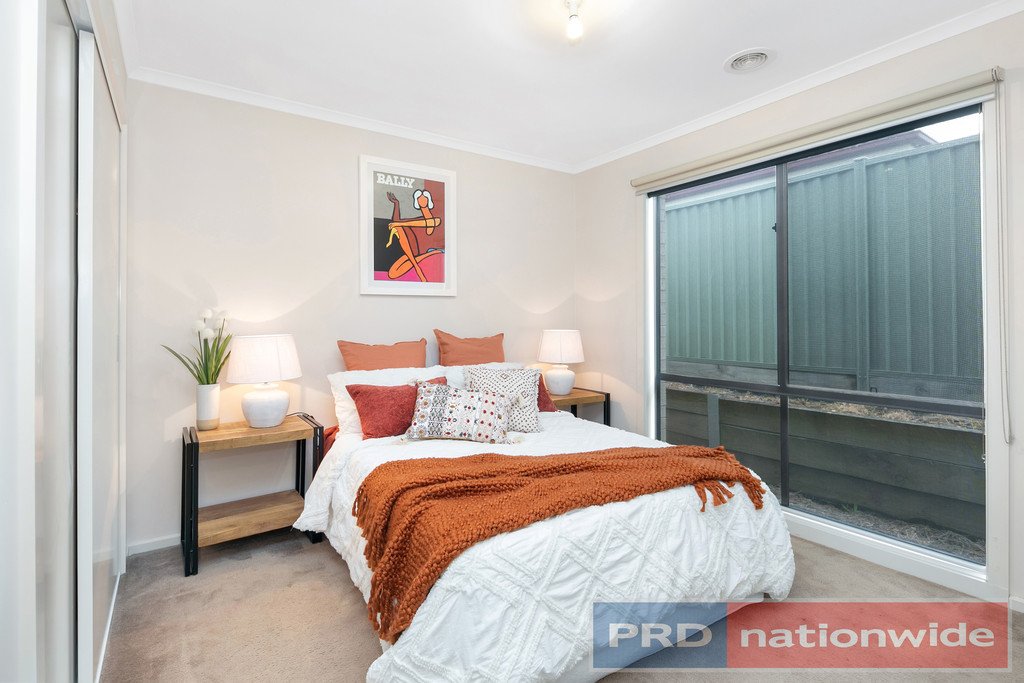 7 Clayton Park Drive CANADIAN 12