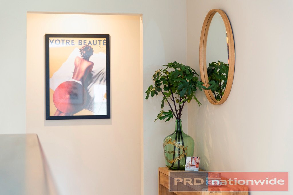 7 Clayton Park Drive CANADIAN 15