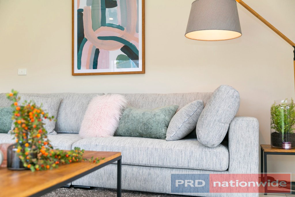 7 Clayton Park Drive CANADIAN 16