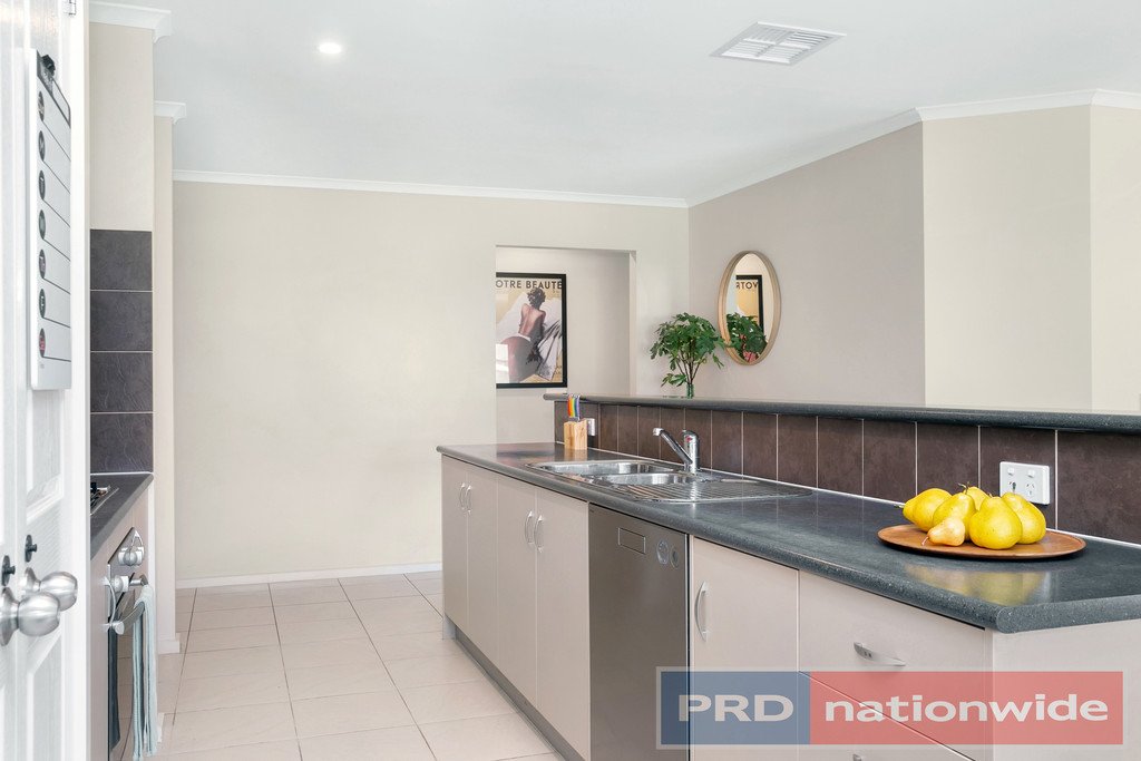 7 Clayton Park Drive CANADIAN 17