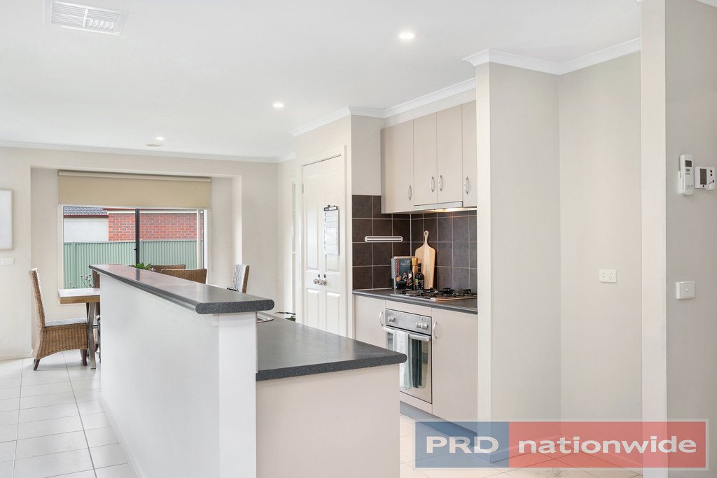 7 Clayton Park Drive CANADIAN 18