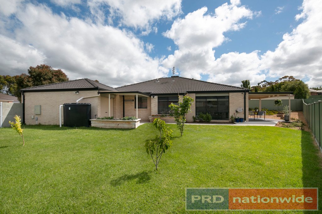 7 Clayton Park Drive CANADIAN 19