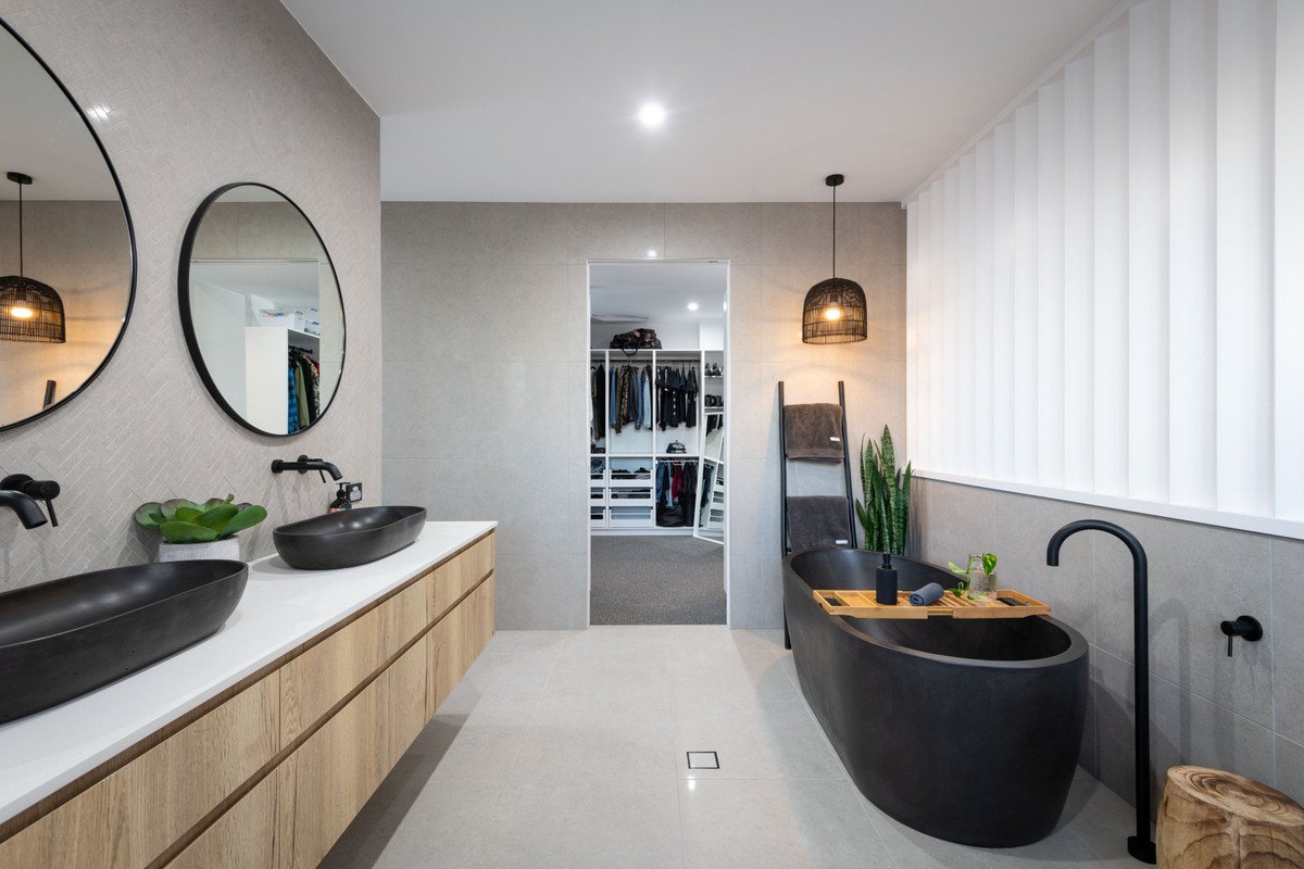 7 Clinton Avenue Burleigh Waters 7