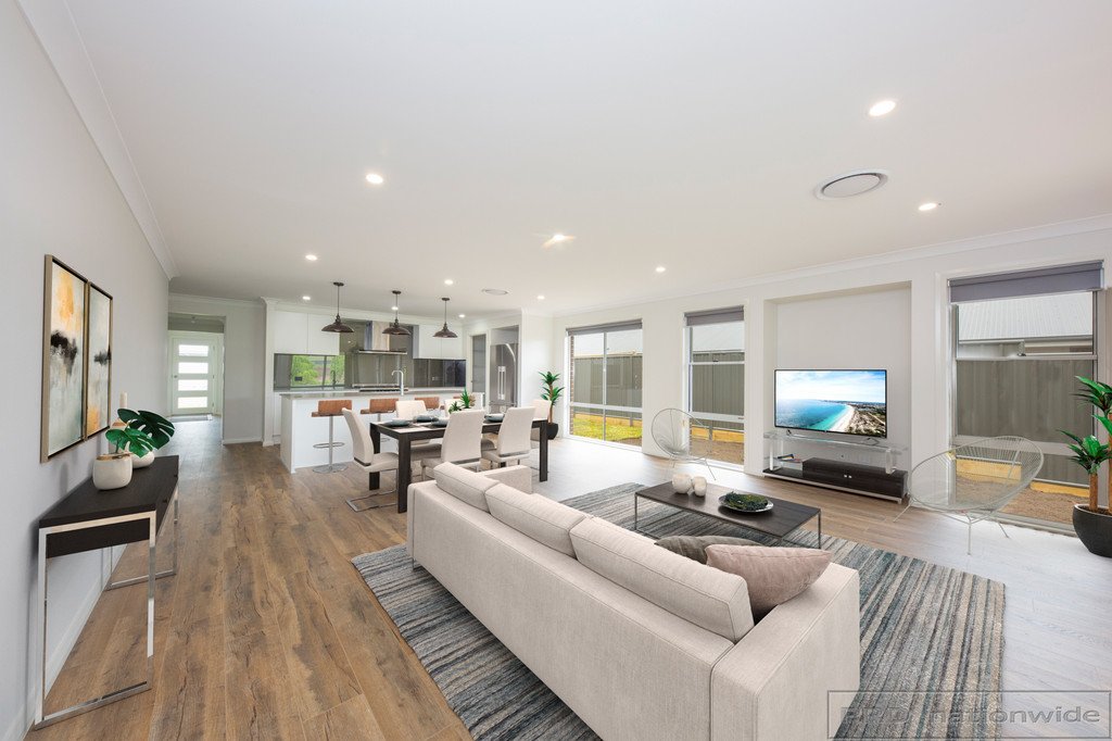 7 Conquest Close RUTHERFORD 2