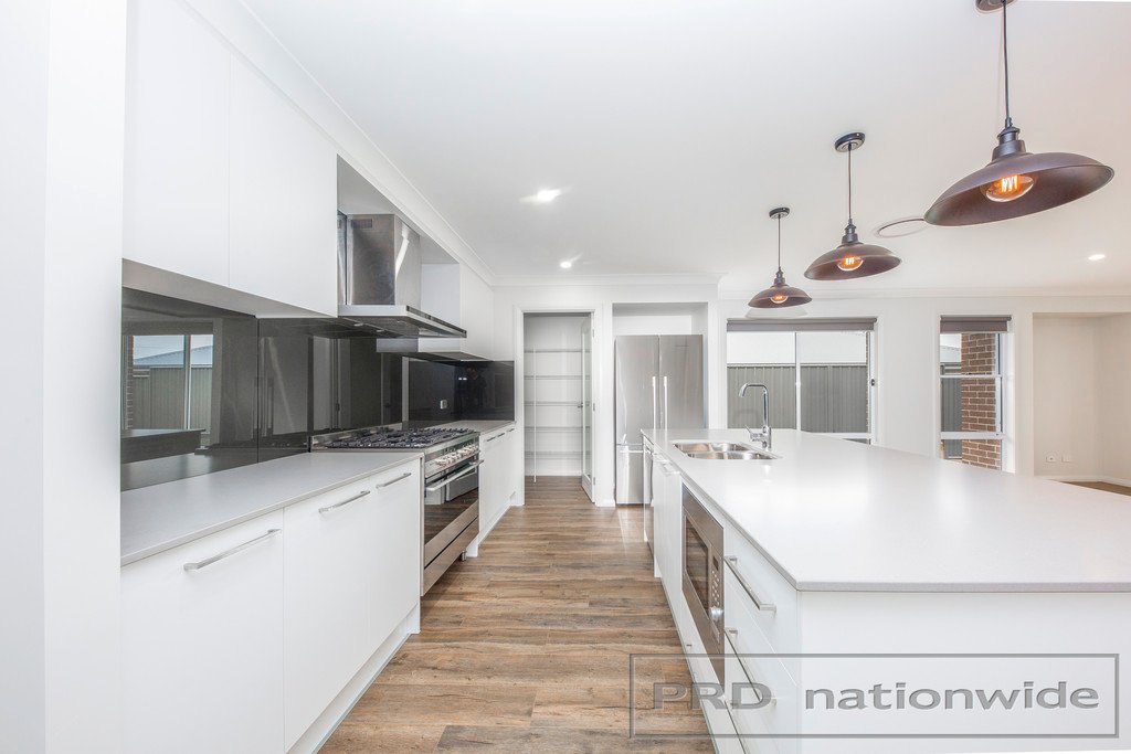 7 Conquest Close RUTHERFORD 4