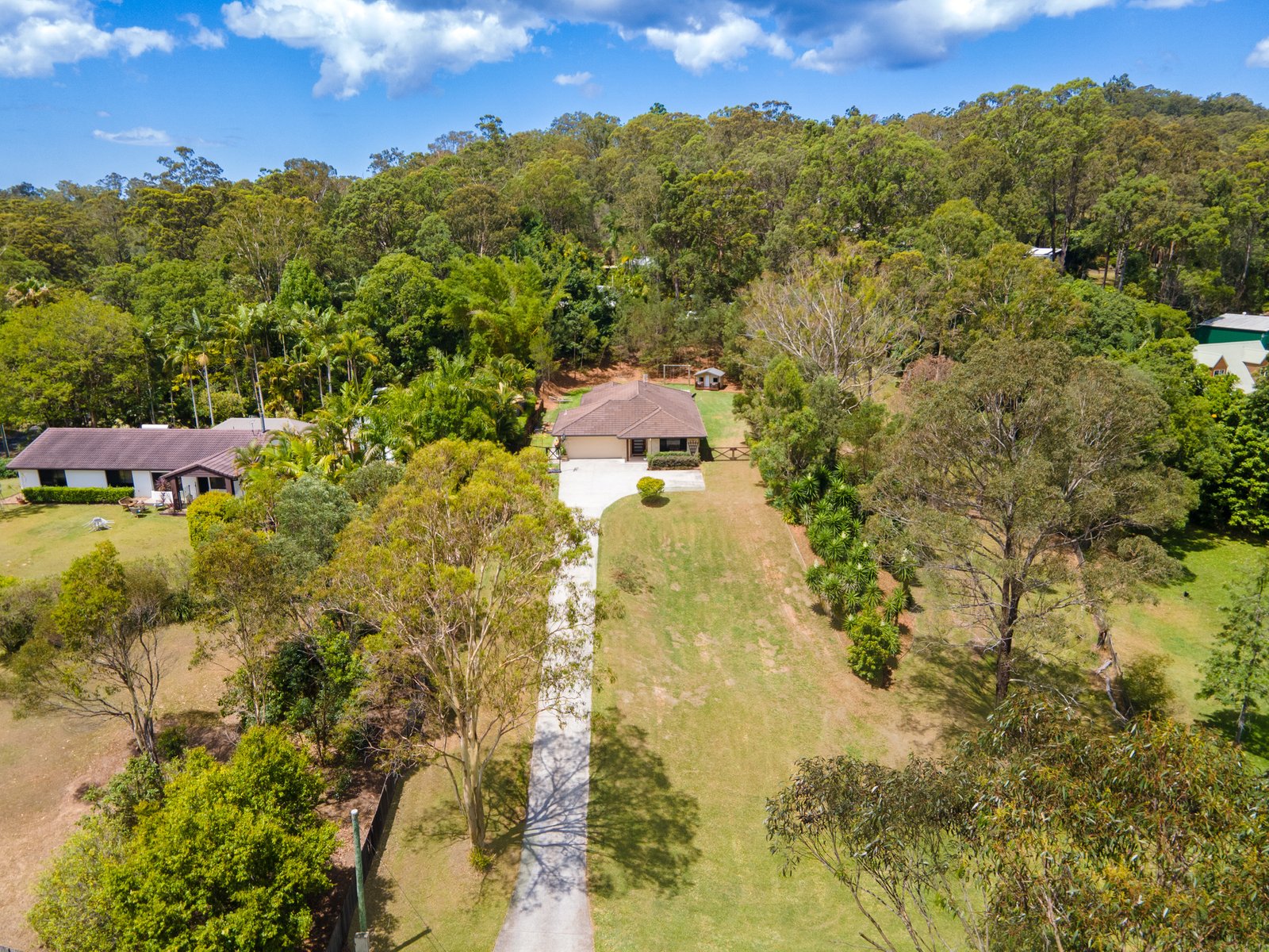 7 Coorabin Court TALLEBUDGERA 2