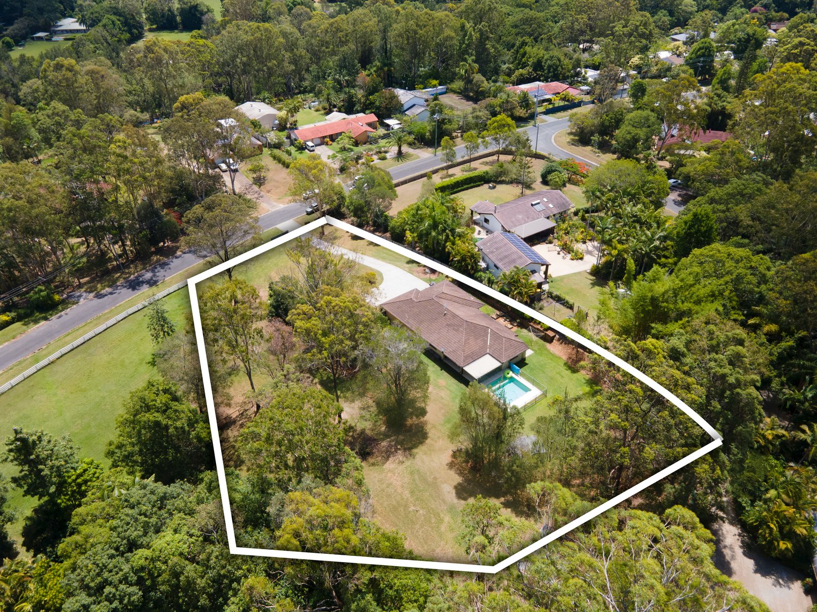 7 Coorabin Court TALLEBUDGERA 3