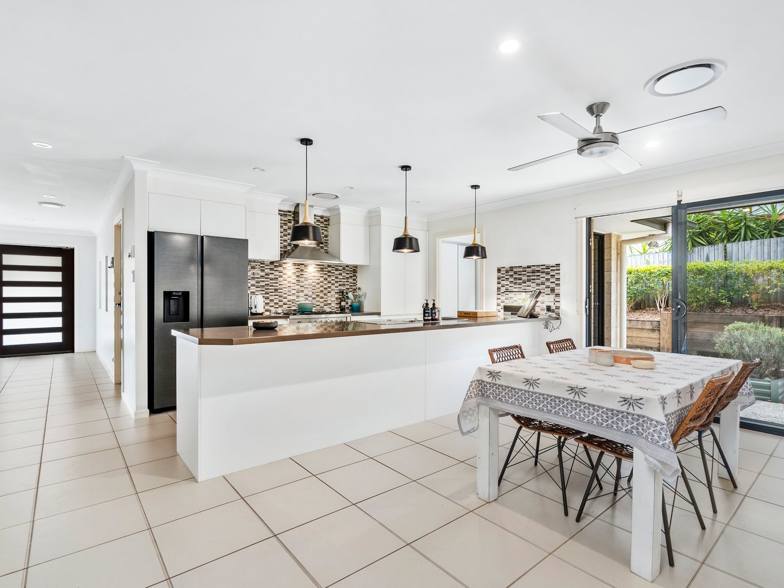 7 Coorabin Court TALLEBUDGERA 5