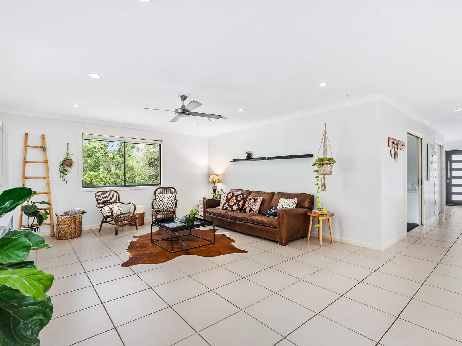 7 Coorabin Court TALLEBUDGERA 6