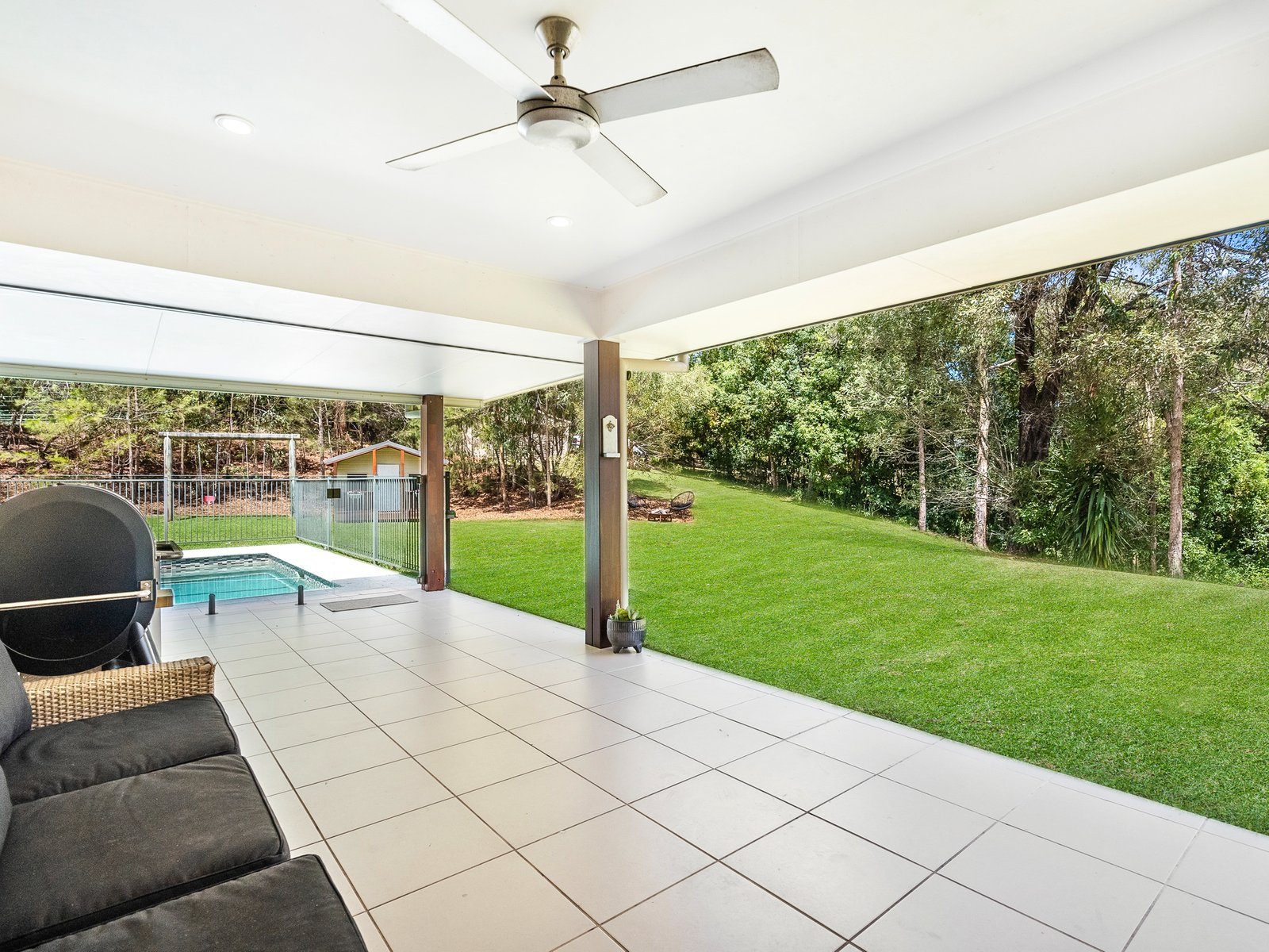 7 Coorabin Court TALLEBUDGERA 8