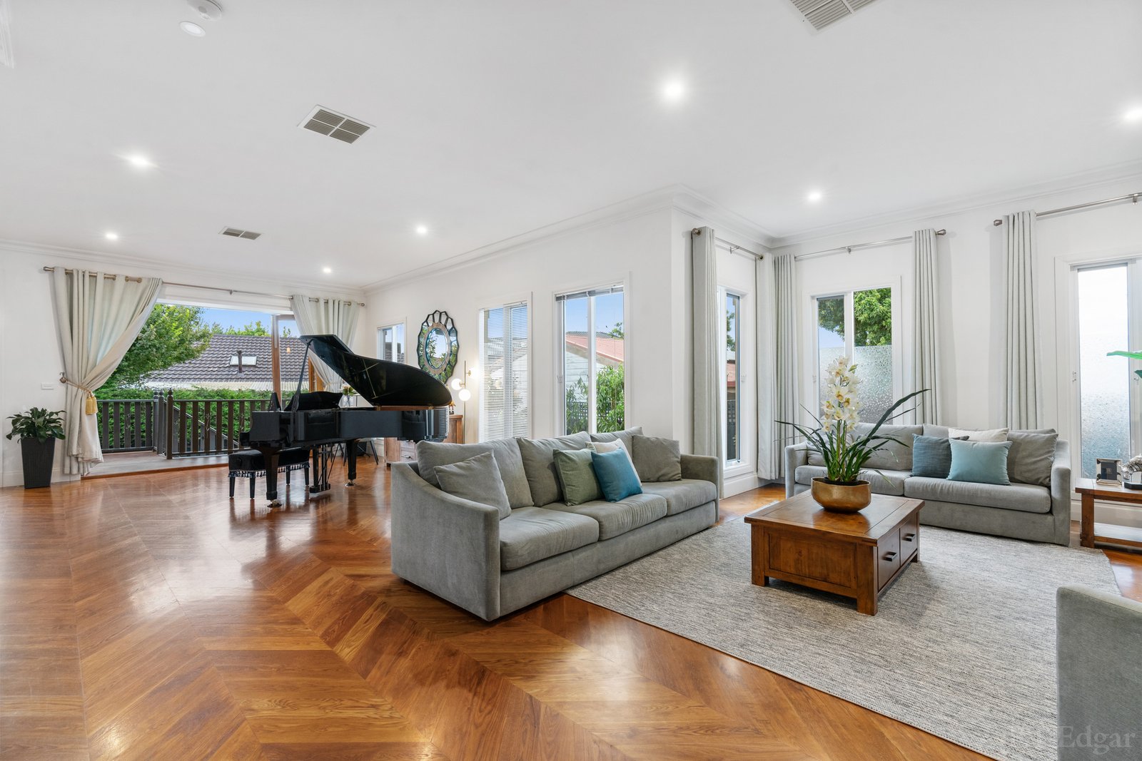 Real Estate and Property in 7 Cornfield Grove, Box Hill South, VIC