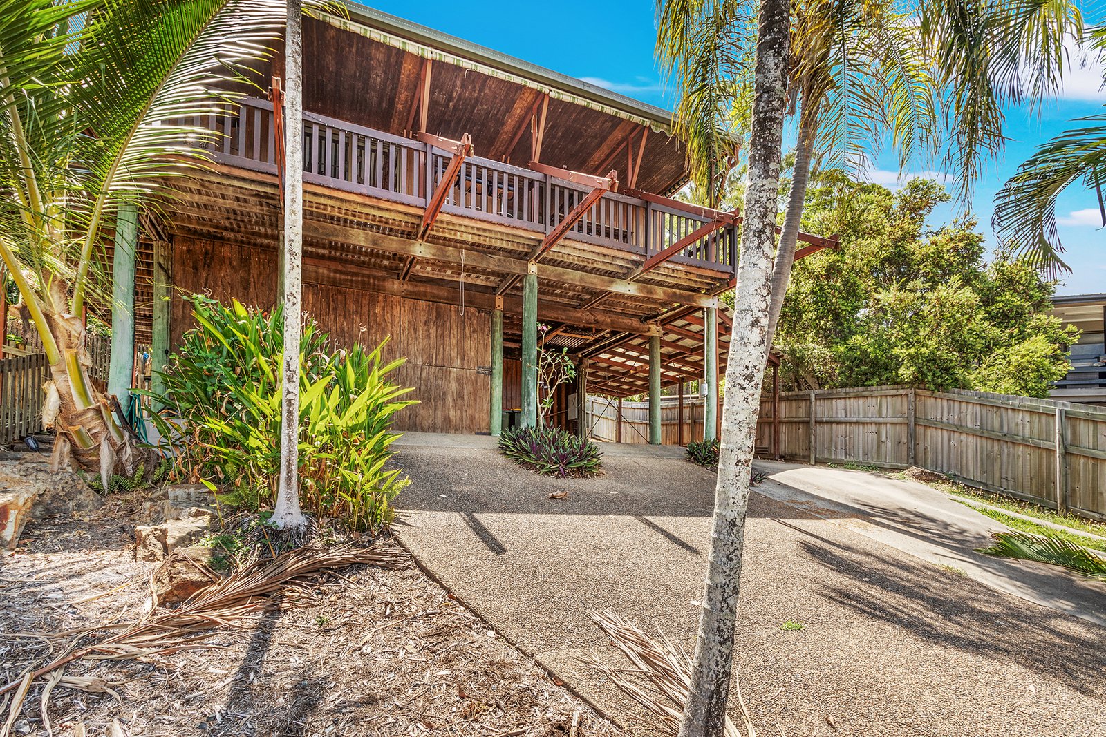 7 Coryule Place CANNONVALE 2