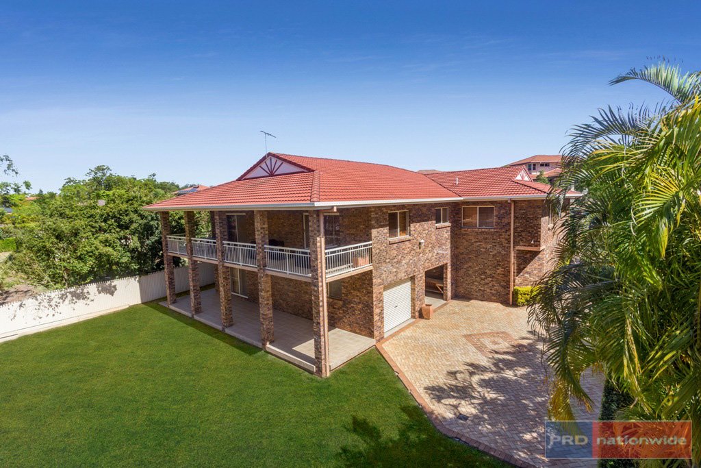 7 Cotswold Pl  BRIDGEMAN DOWNS 3
